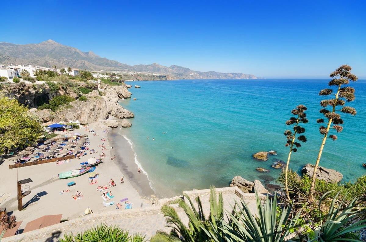 Apts Burriana Nerja Εξωτερικό φωτογραφία